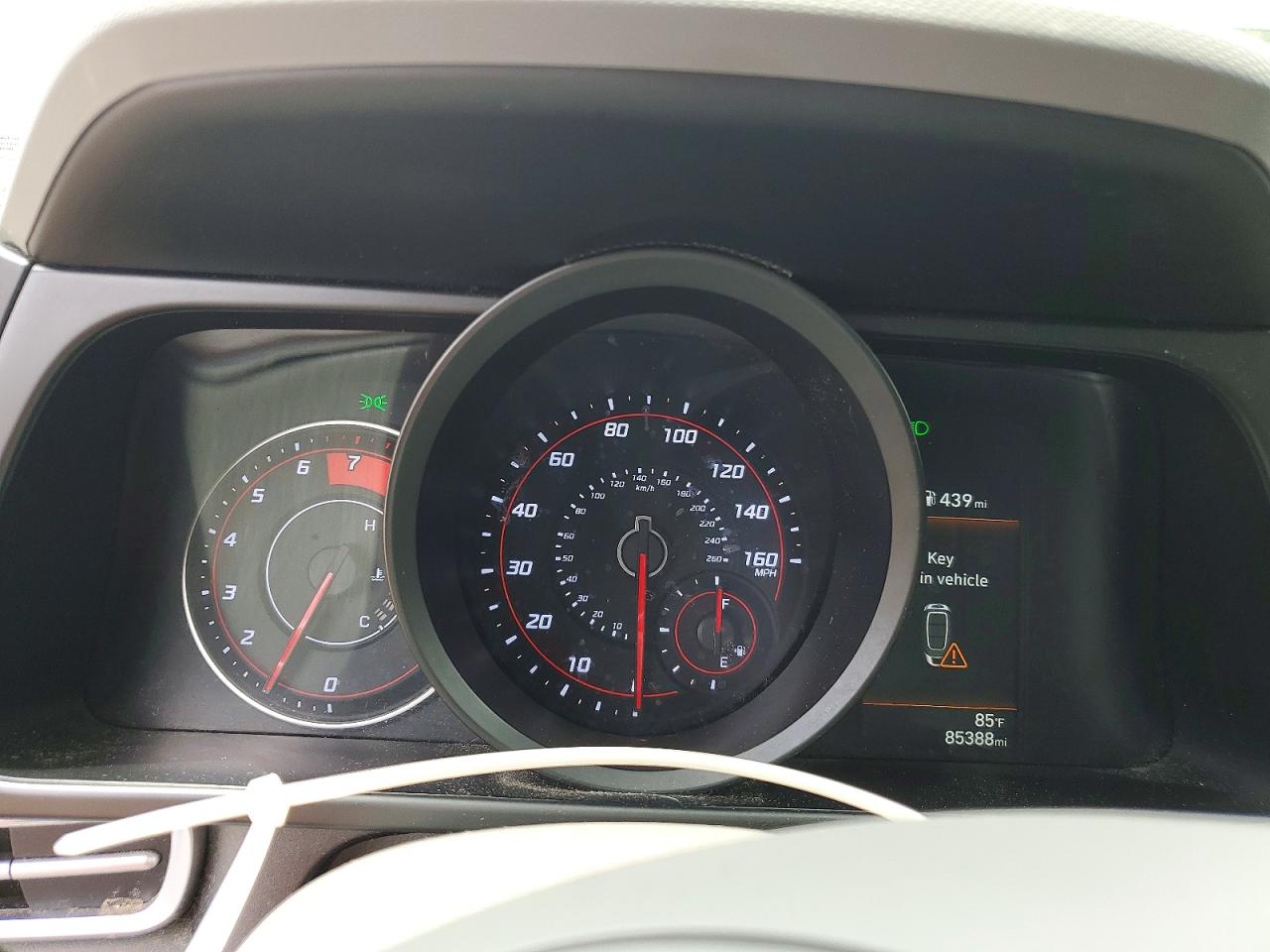 Hyundai ELANTRA Sel