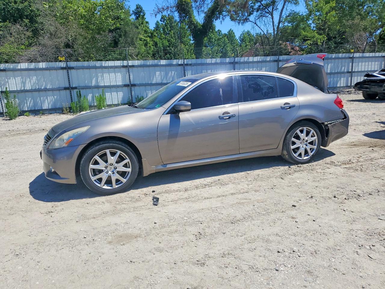 Salvage INFINITI G37 Image