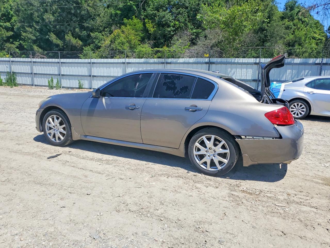 INFINITI G37 X