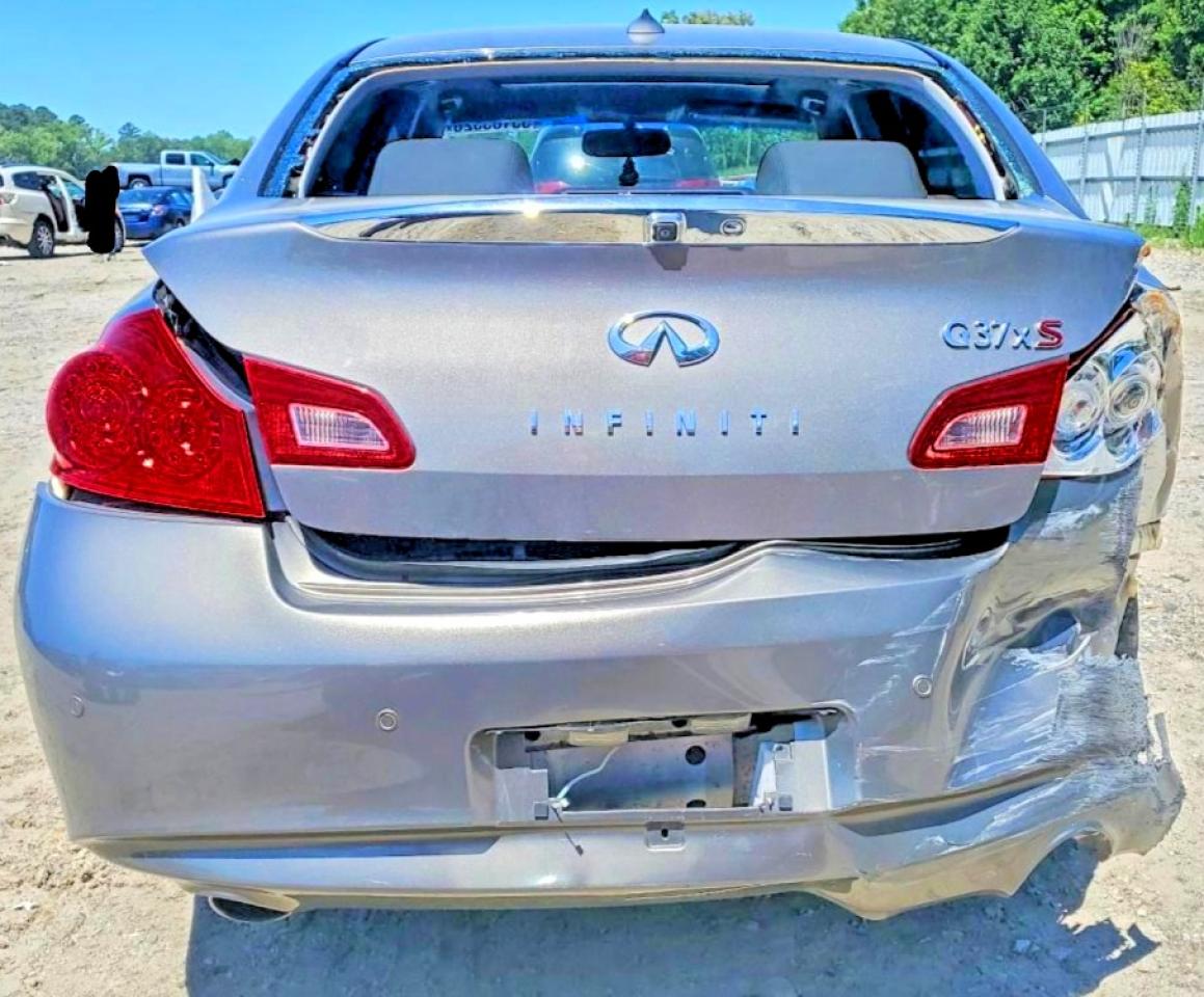INFINITI G37 X