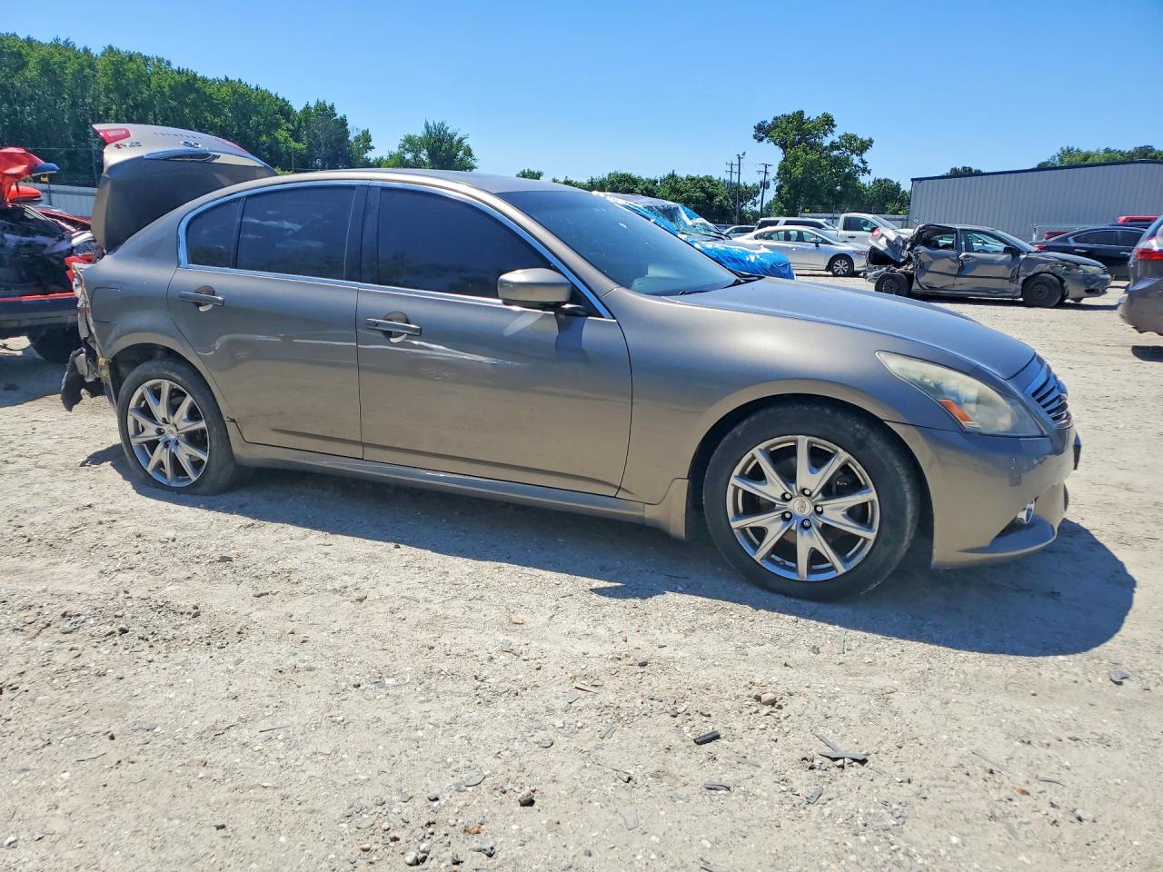 INFINITI G37 X