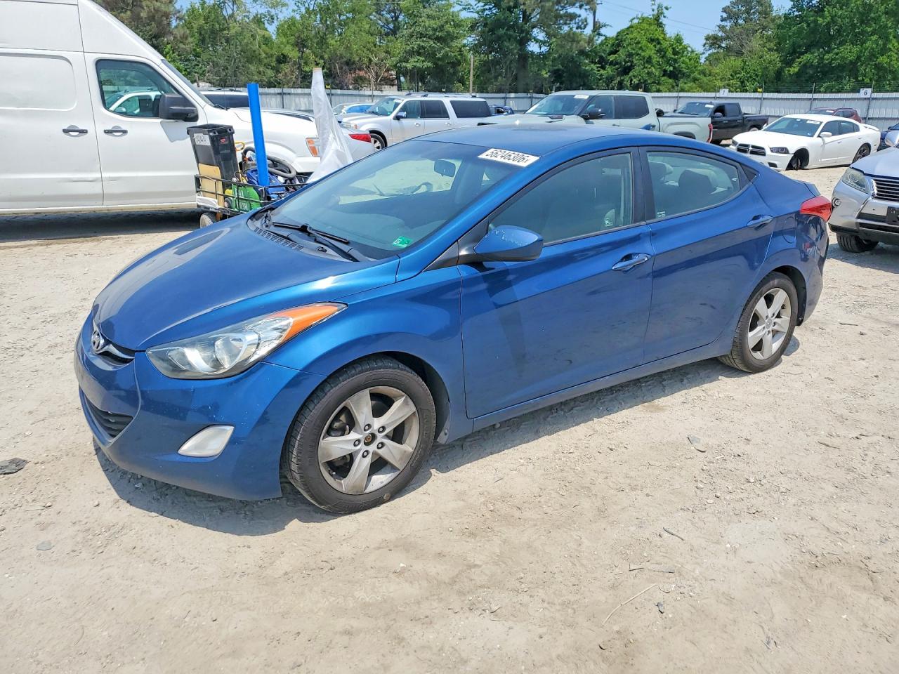 Salvage Hyundai ELANTRA Image