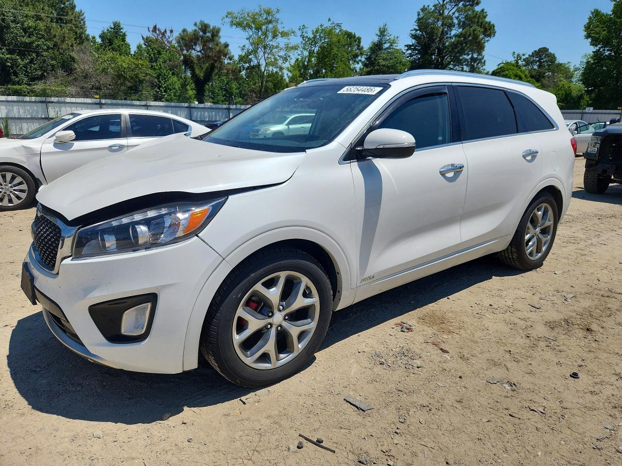 Salvage Kia Sorento Image