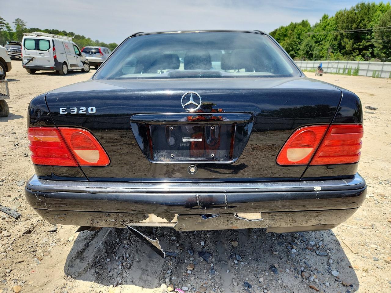 Mercedes-Benz E-Class 320