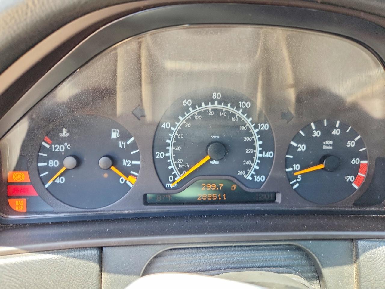 Mercedes-Benz E-Class 320