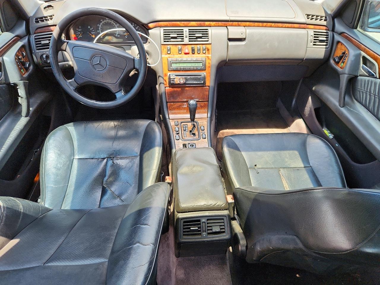 Mercedes-Benz E-Class 320