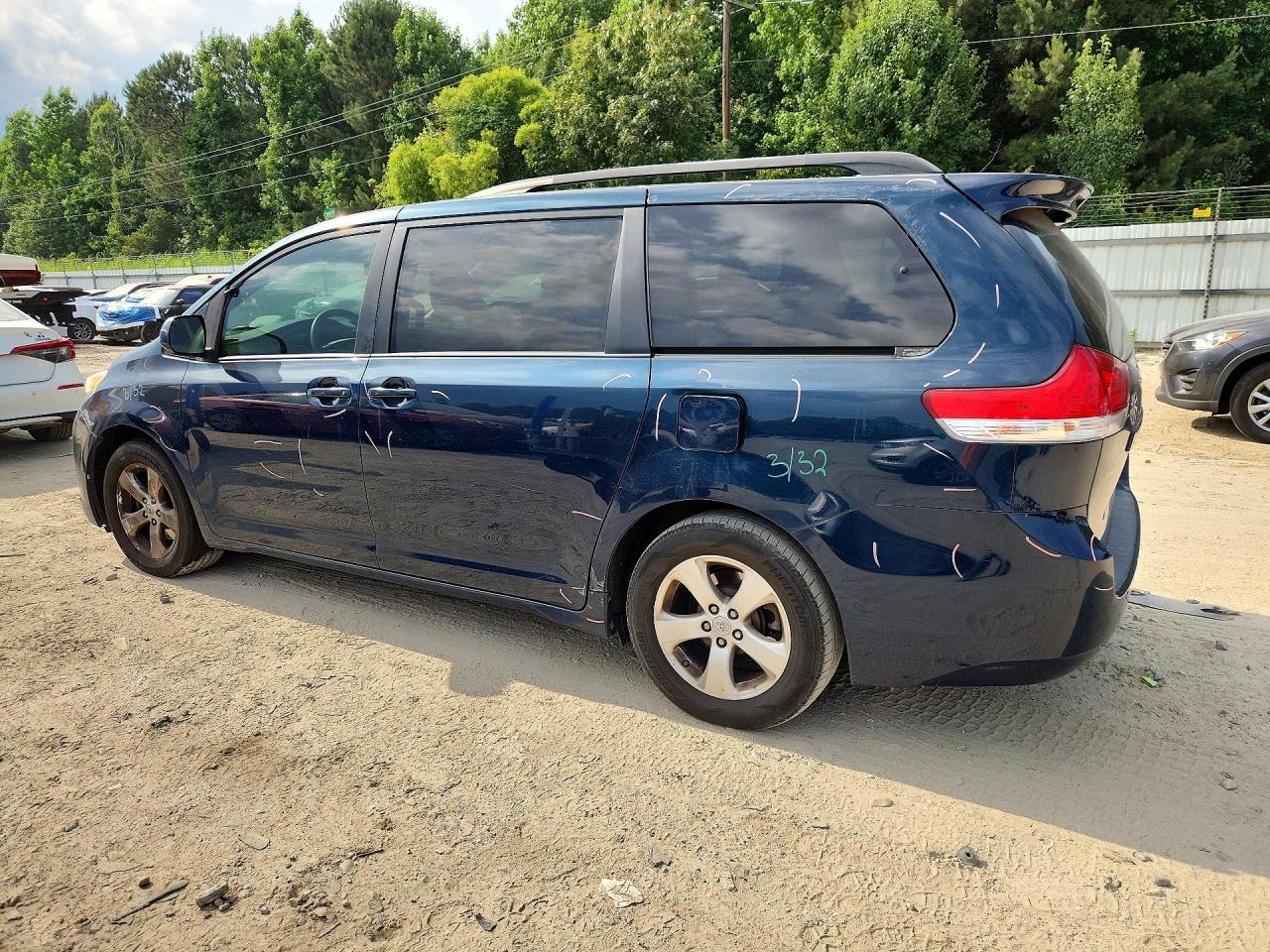 Toyota Sienna Le