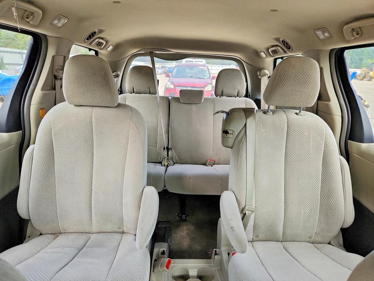 Toyota Sienna Le