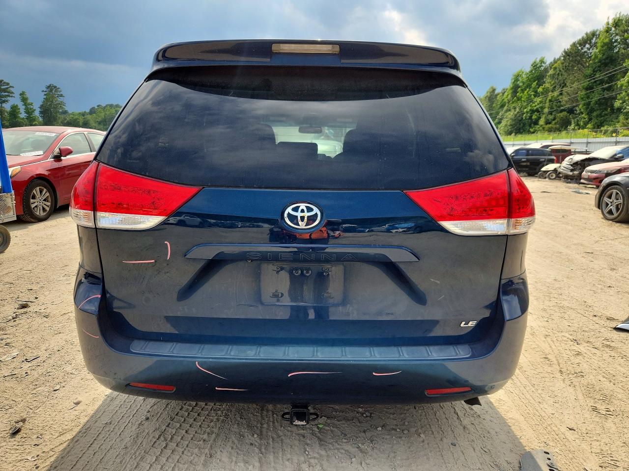 Toyota Sienna Le