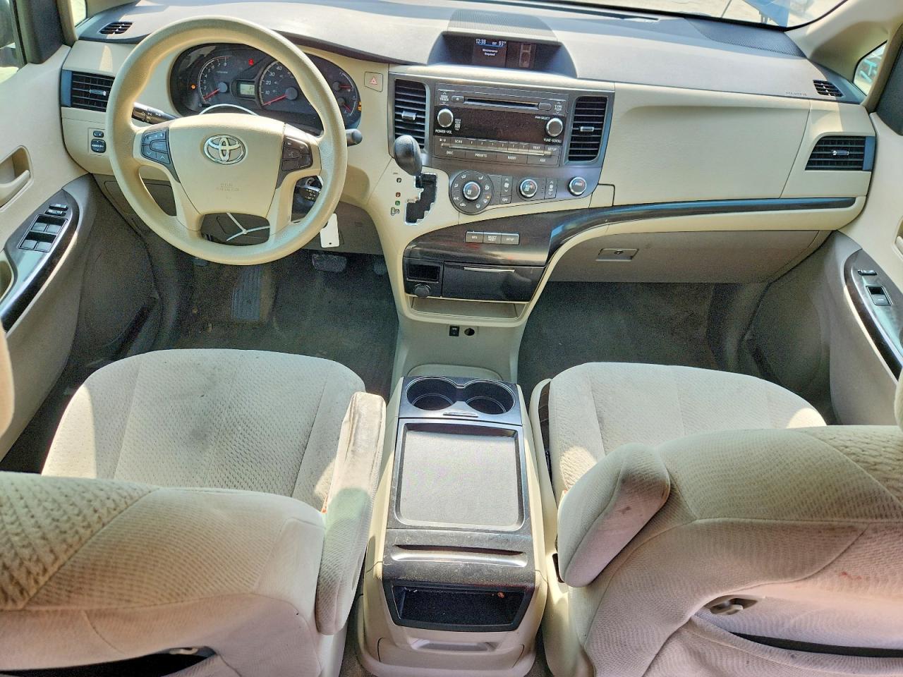 Toyota Sienna Le
