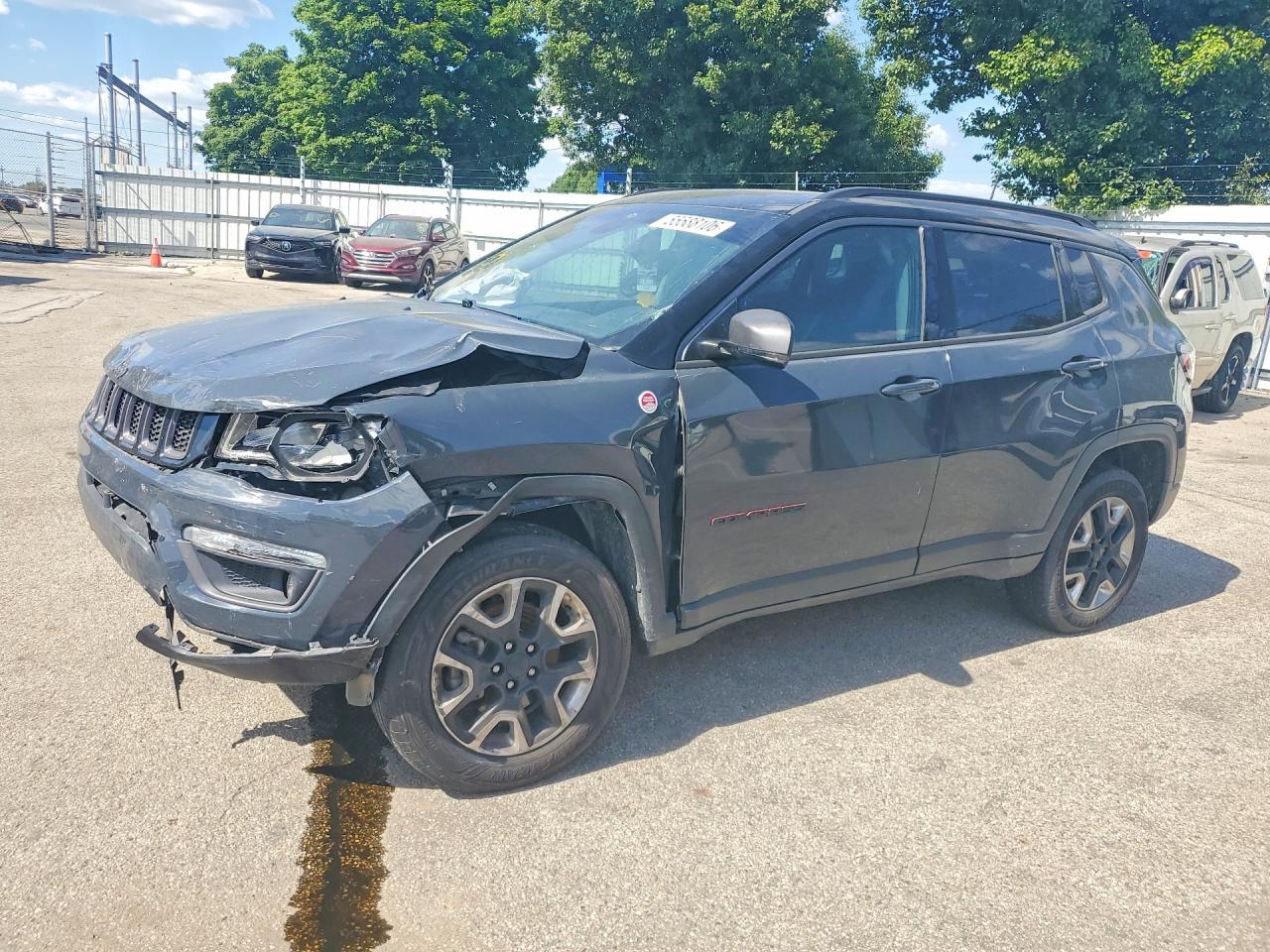 Salvage Jeep Compass Image