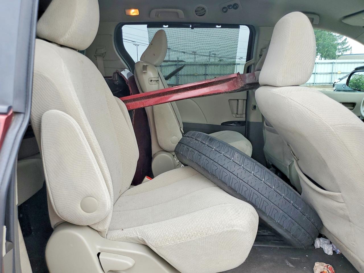 Toyota Sienna Le
