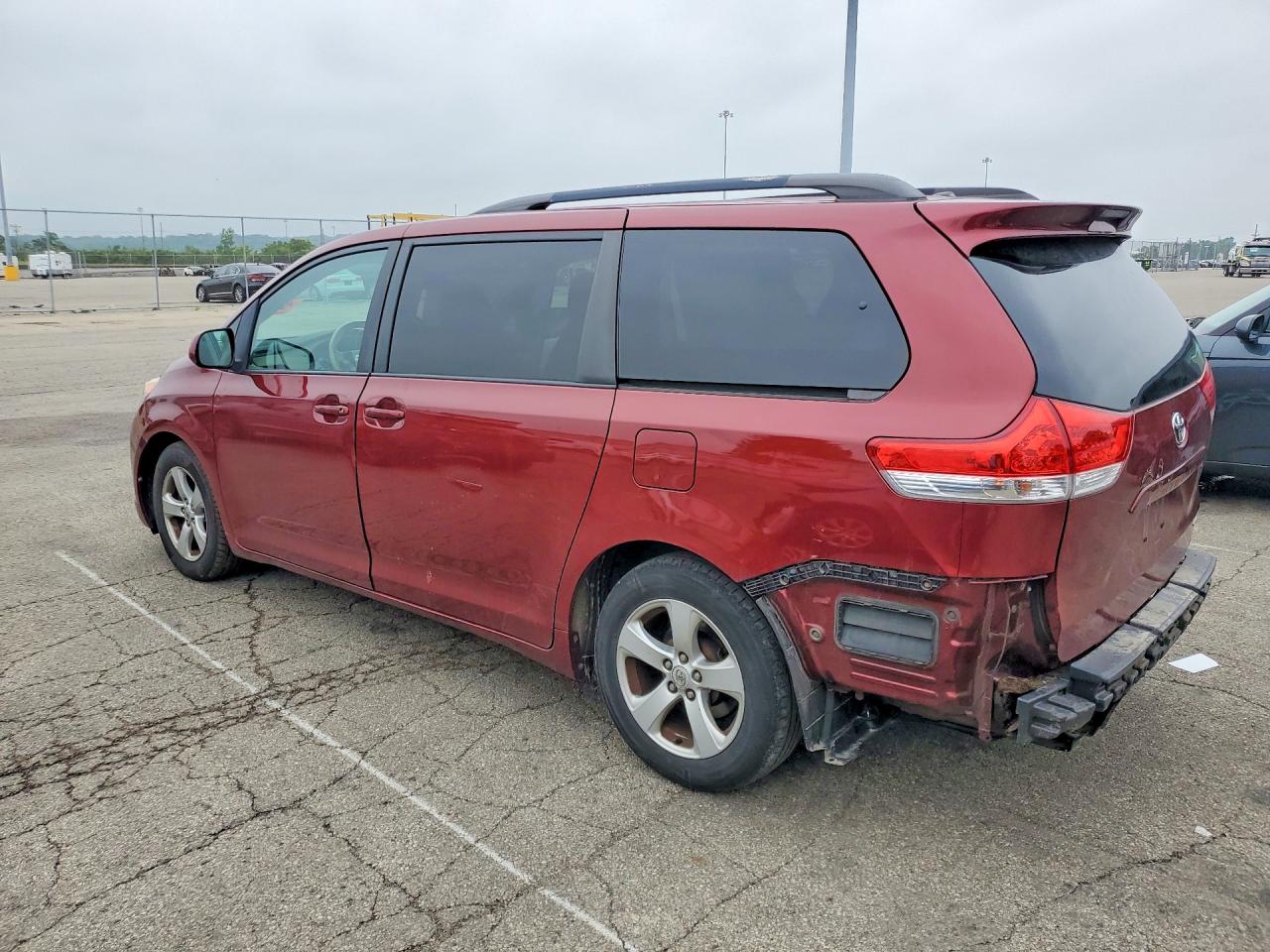Toyota Sienna Le