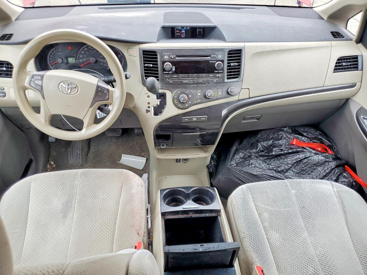 Toyota Sienna Le