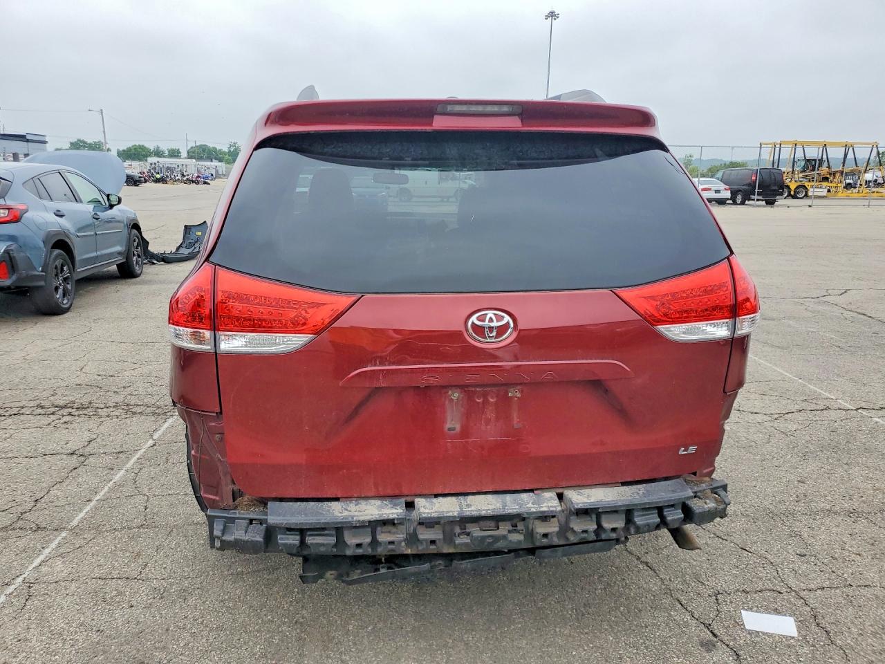 Toyota Sienna Le