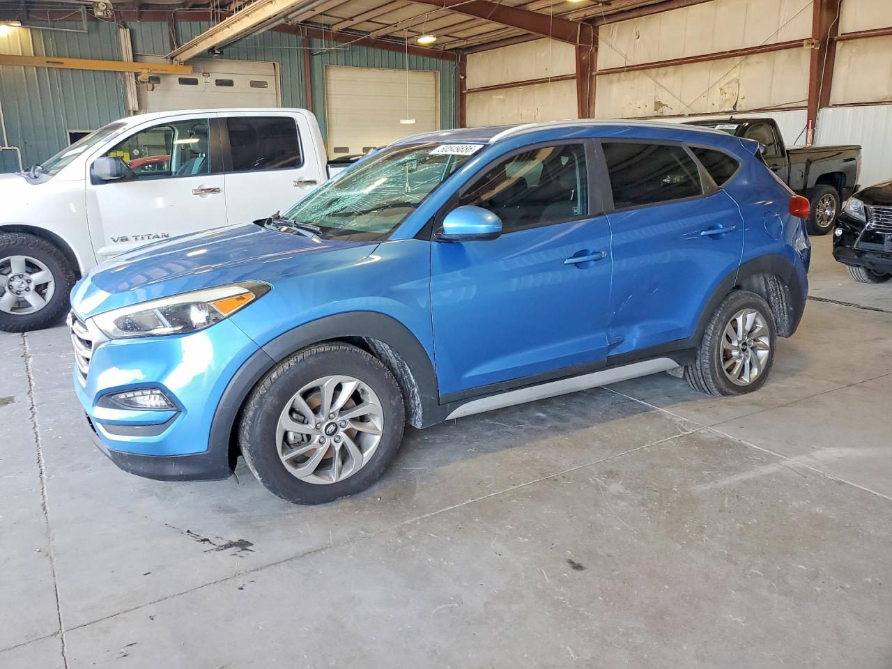 Salvage Hyundai TUCSON Image