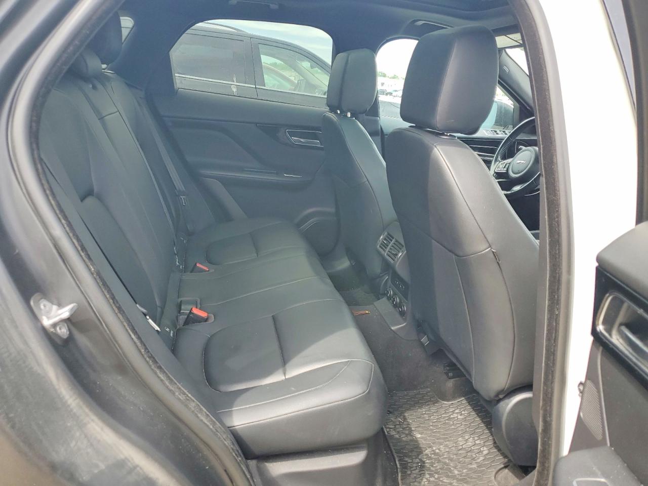 Jaguar F-PACE Premium