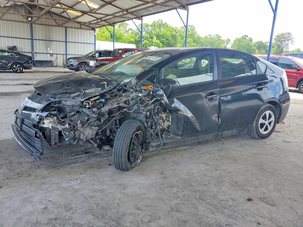Salvage Toyota Prius Image