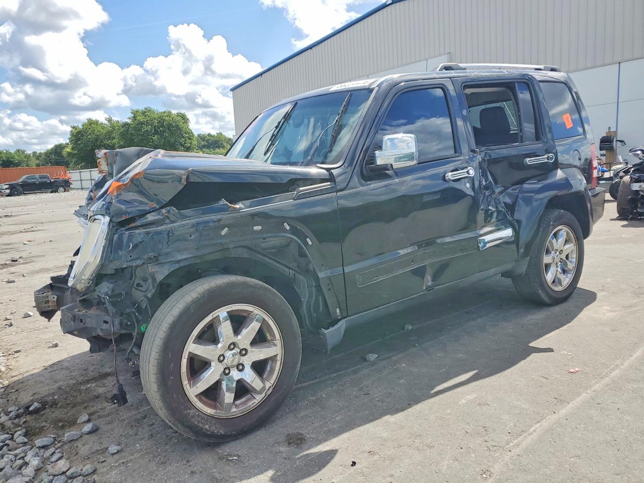 Salvage Jeep Liberty Image