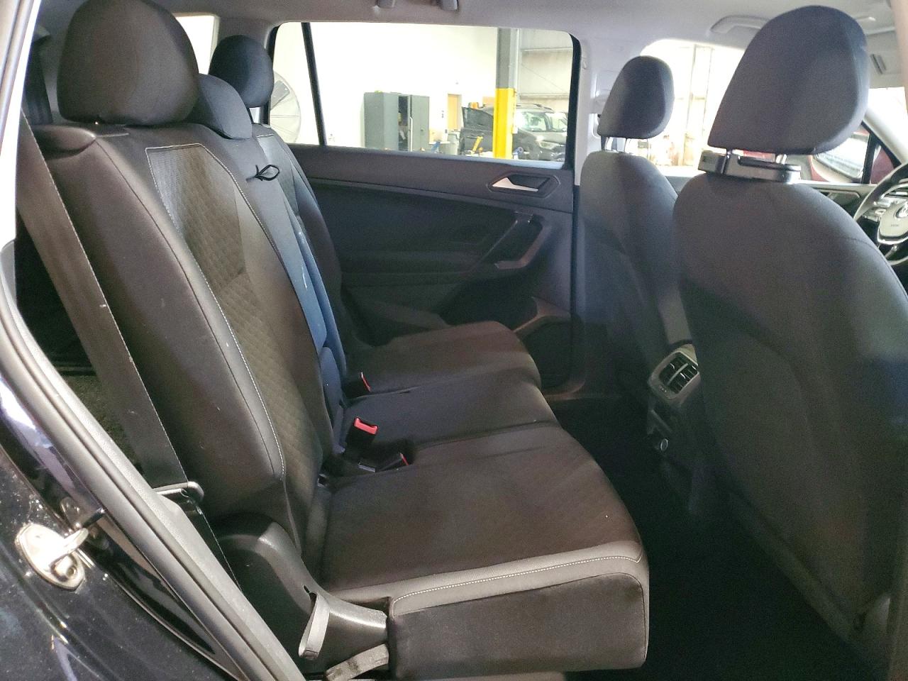 Volkswagen Tiguan S