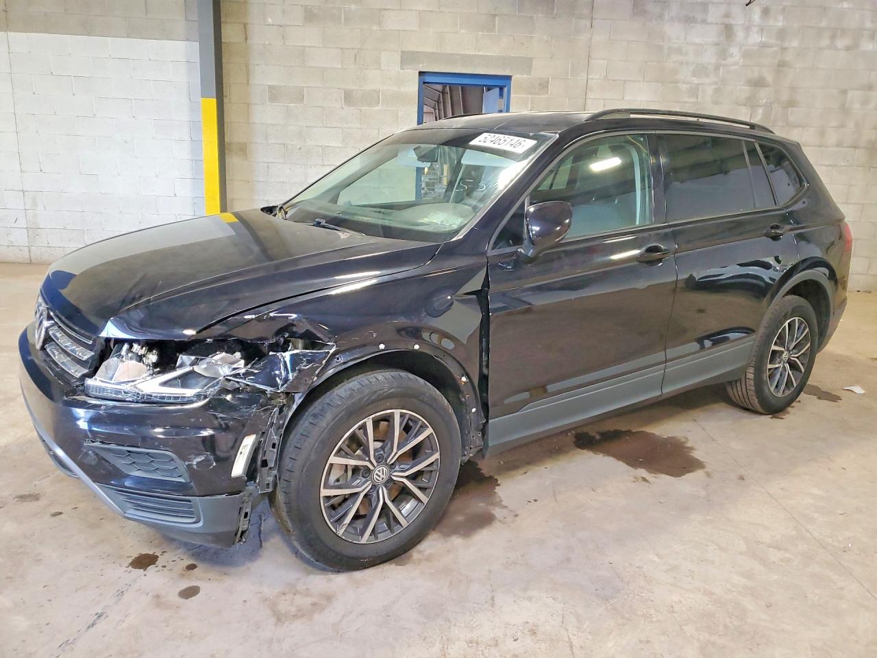 Salvage Volkswagen Tiguan Image