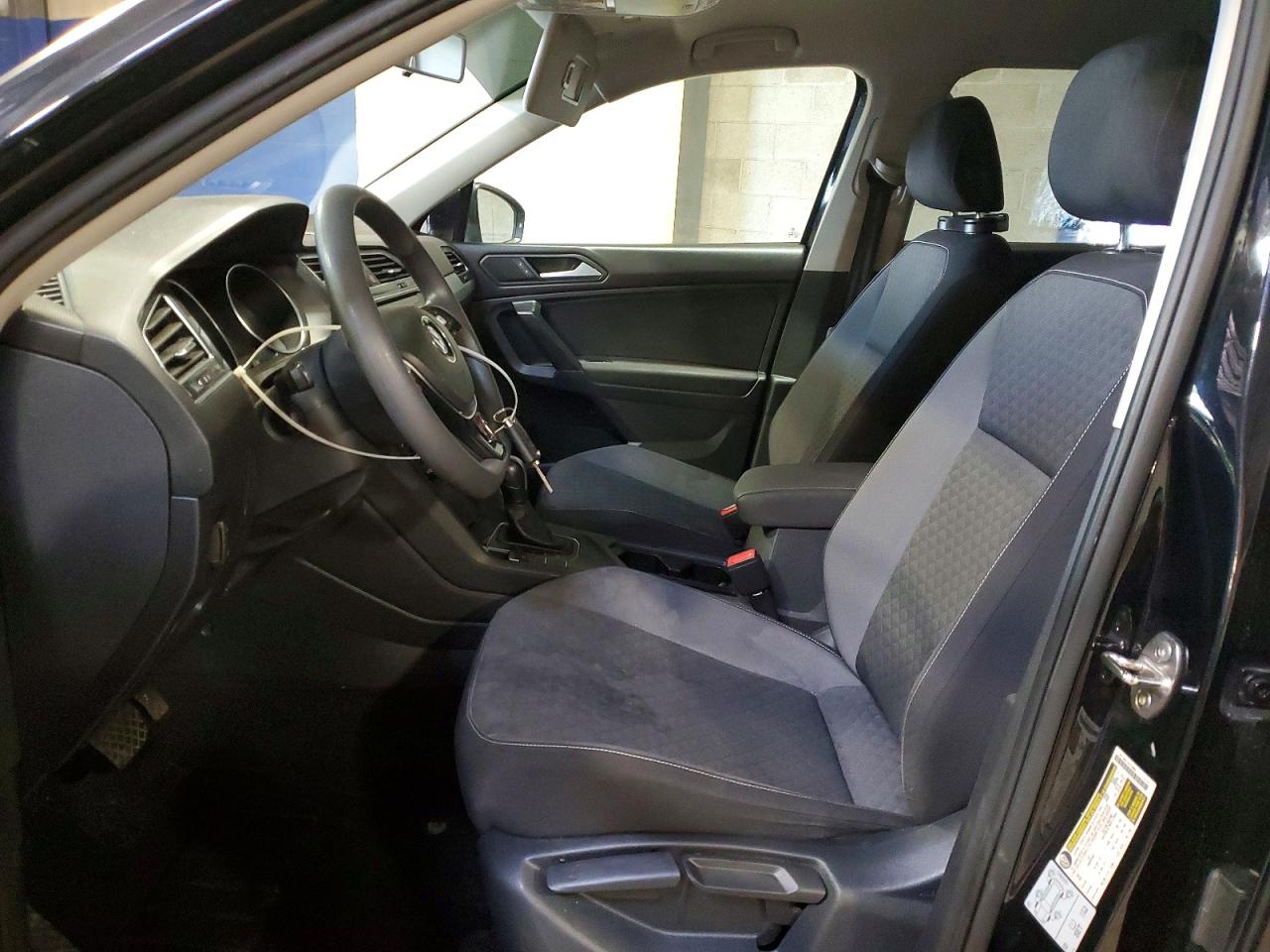 Volkswagen Tiguan S