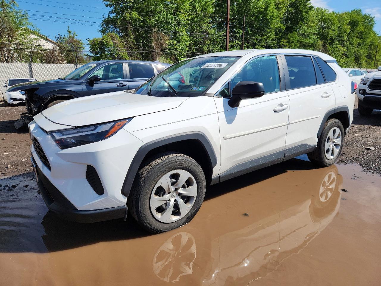 Salvage Toyota RAV4 Image