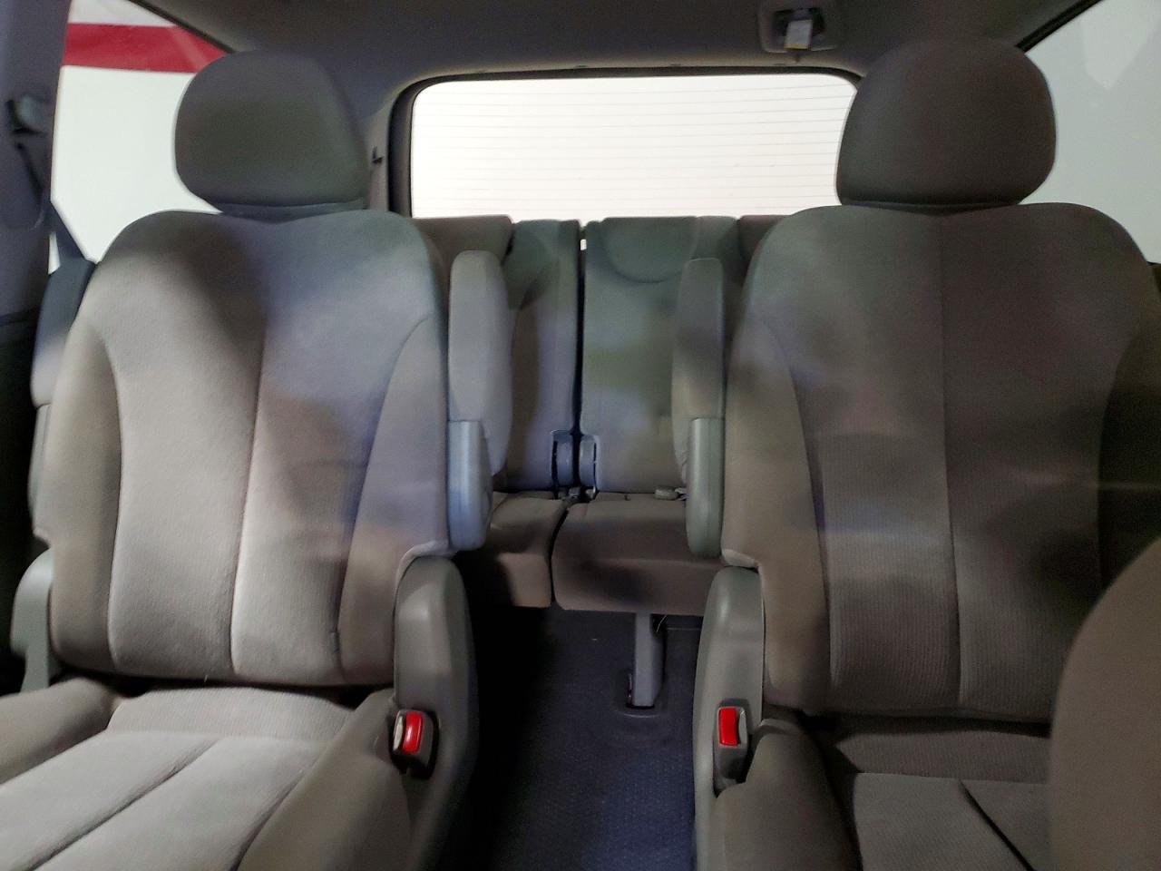 Kia Sedona Lx
