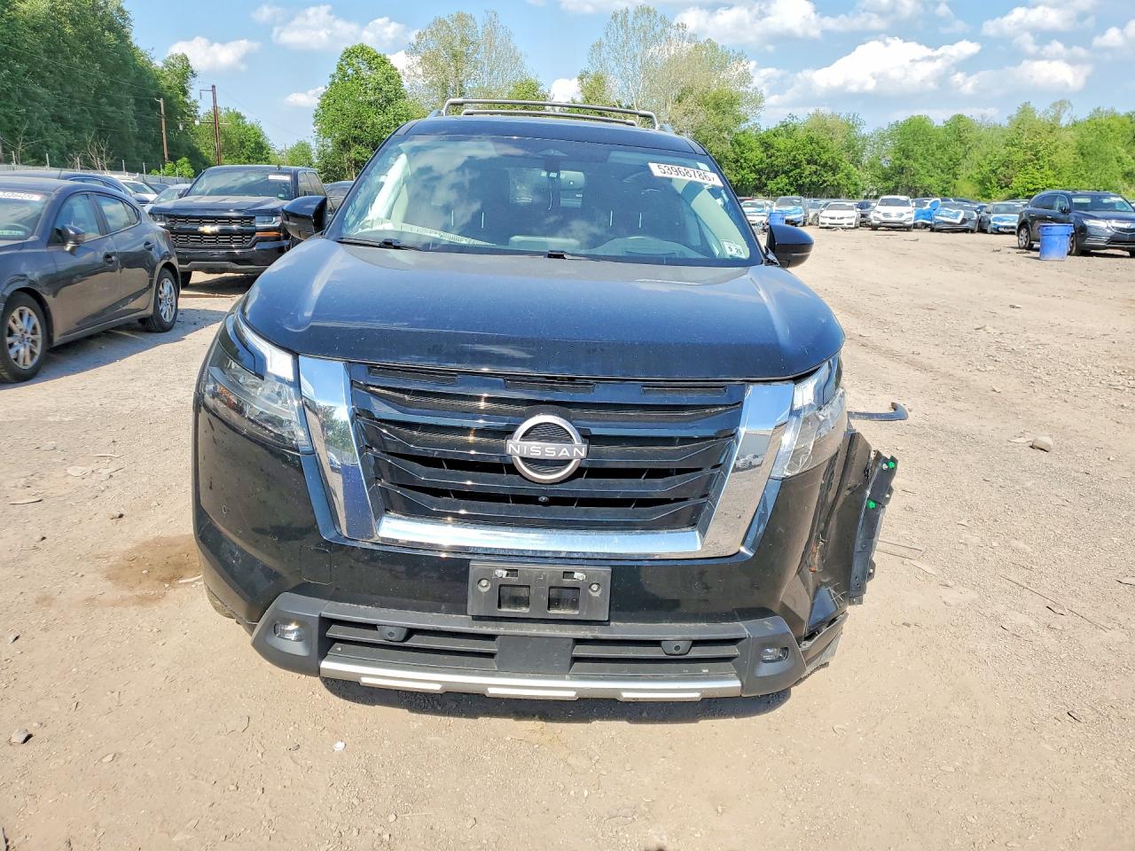 Nissan Pathfinder Platinum