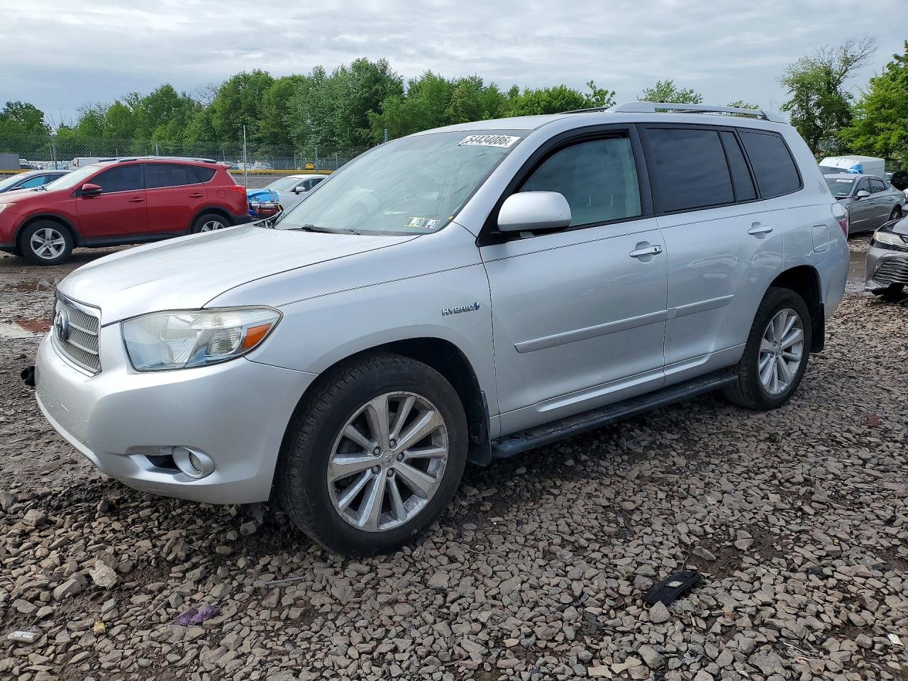 Salvage Toyota Highlander Image