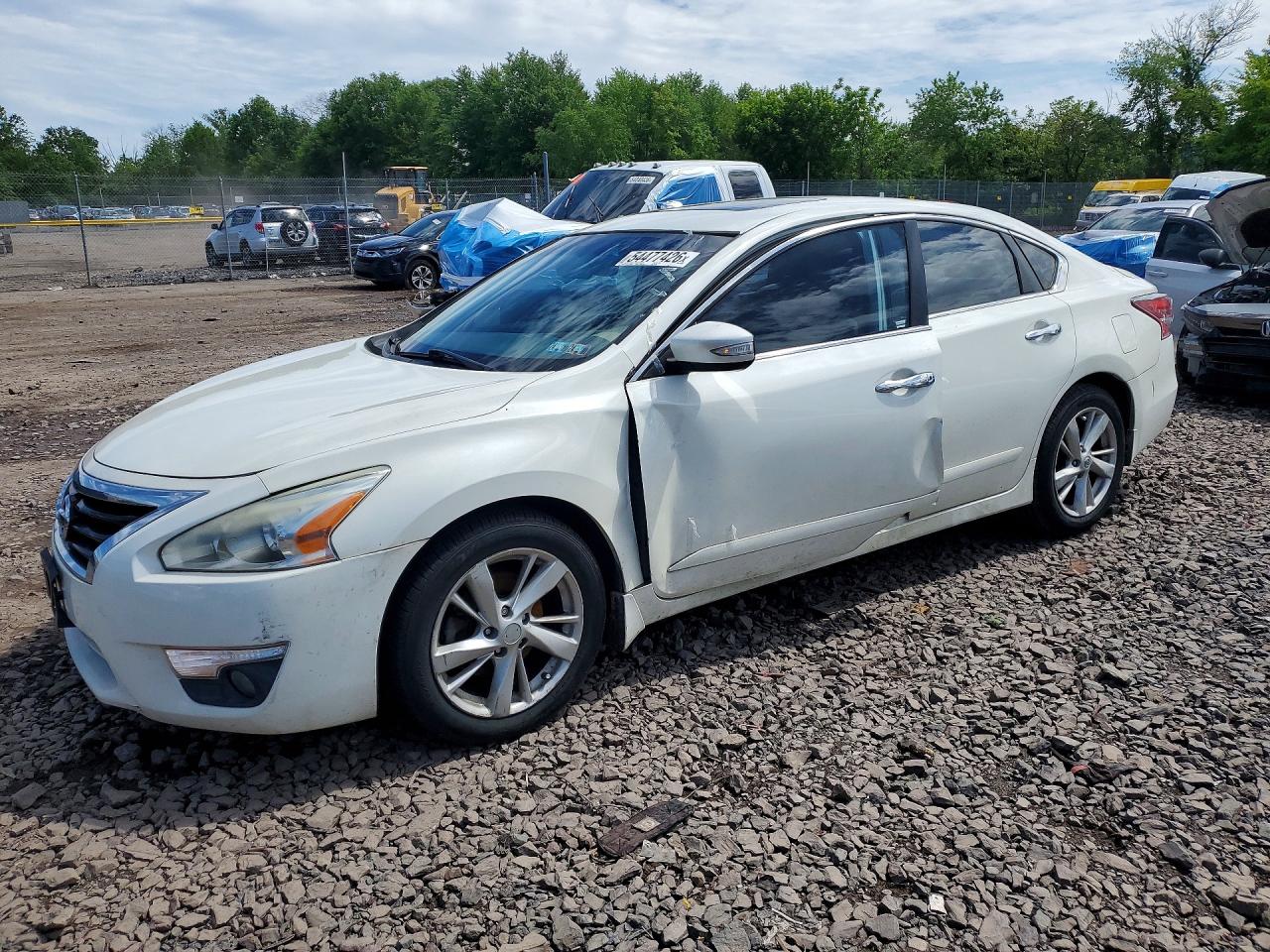 Salvage Nissan Altima Image