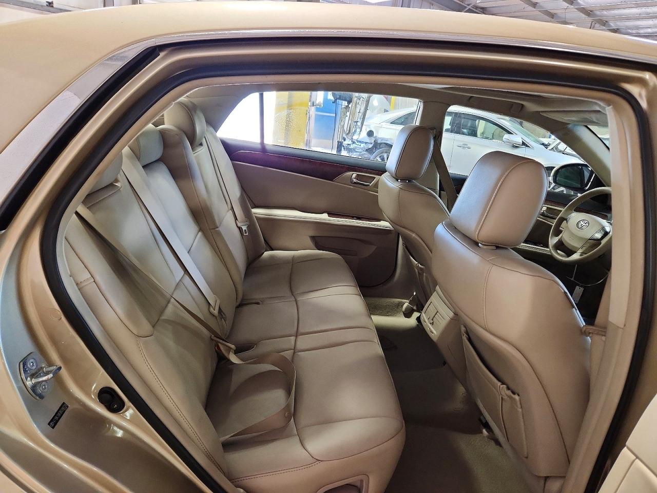 Toyota Avalon Base