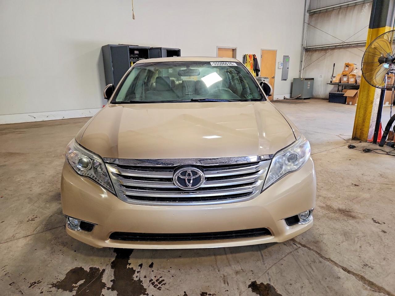 Toyota Avalon Base