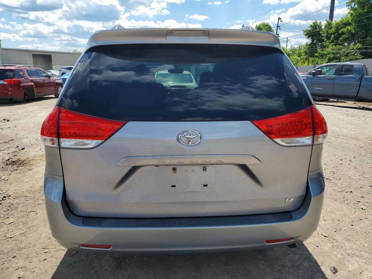 Toyota Sienna Le