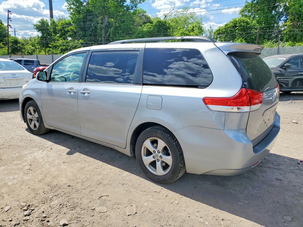 Toyota Sienna Le