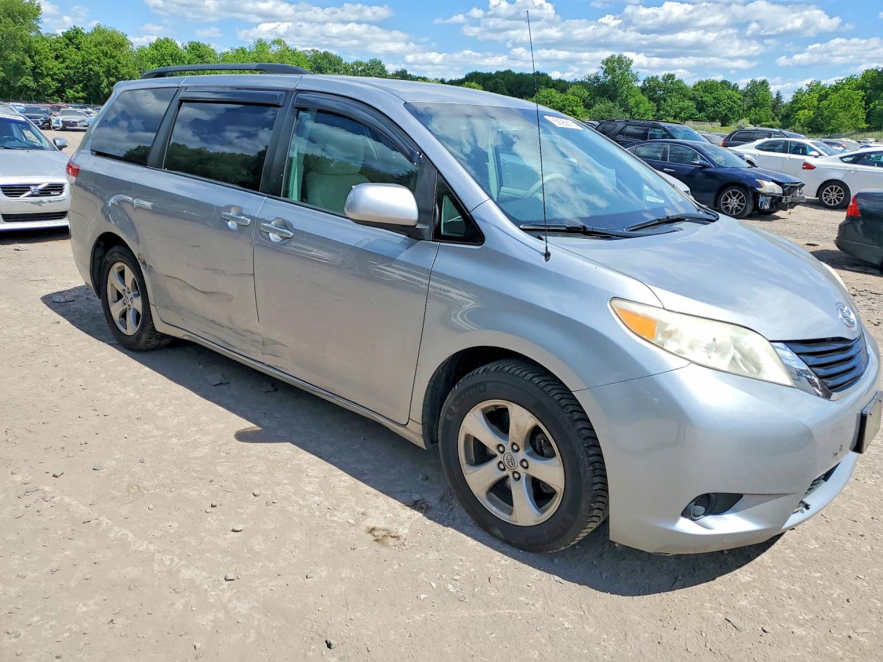 Toyota Sienna Le