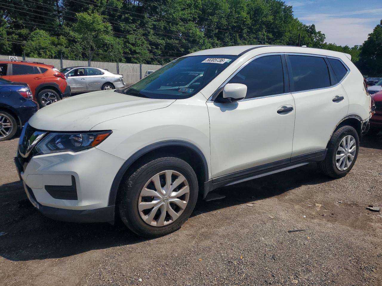 Salvage Nissan Rogue Image
