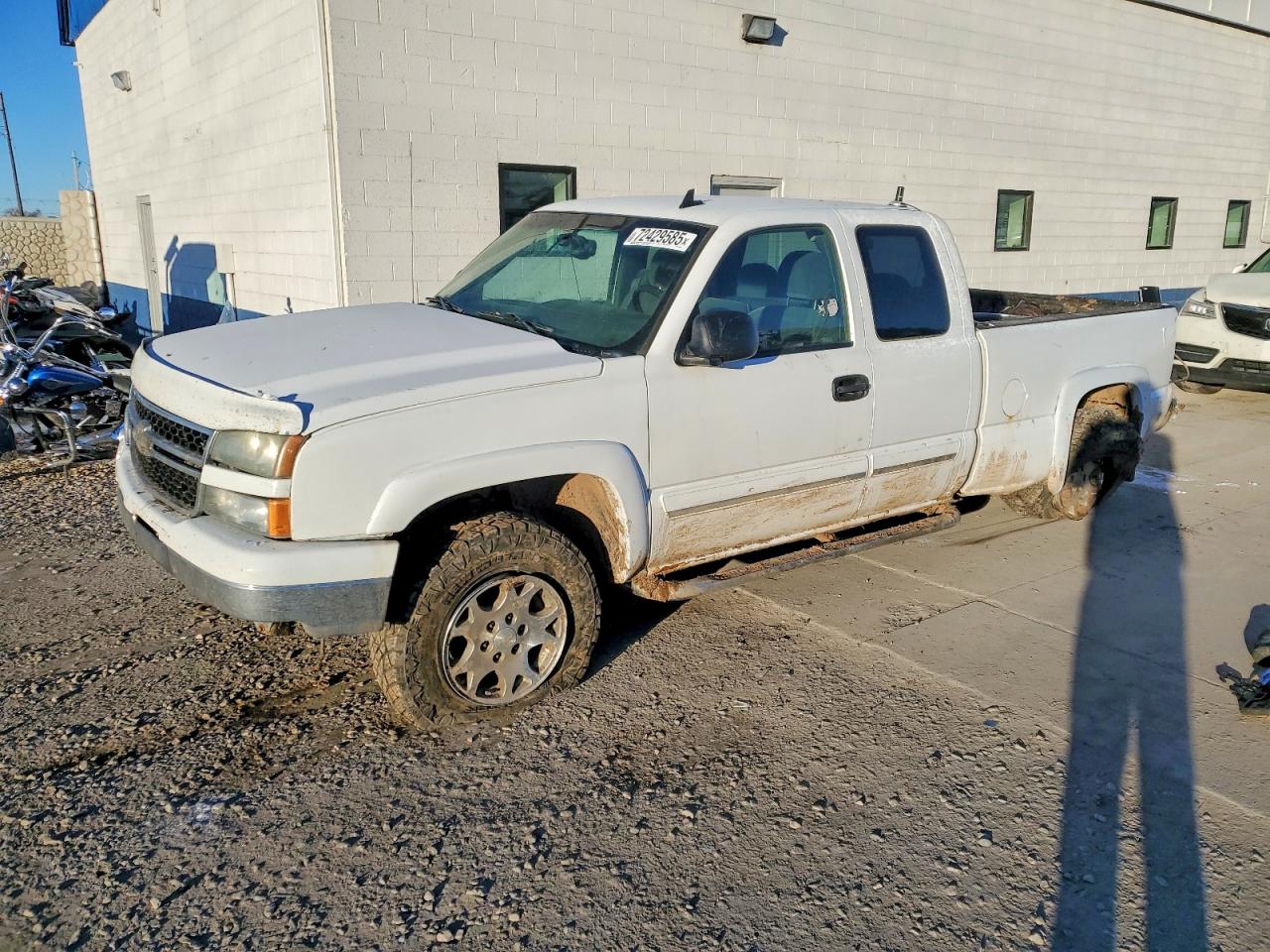Salvage Chevrolet Silverado Image