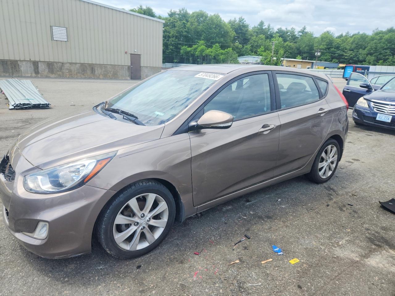 Salvage Hyundai ACCENT Image