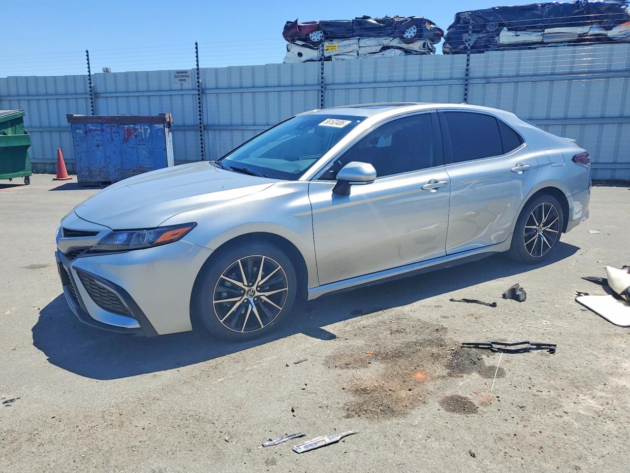 Salvage Toyota Camry Image