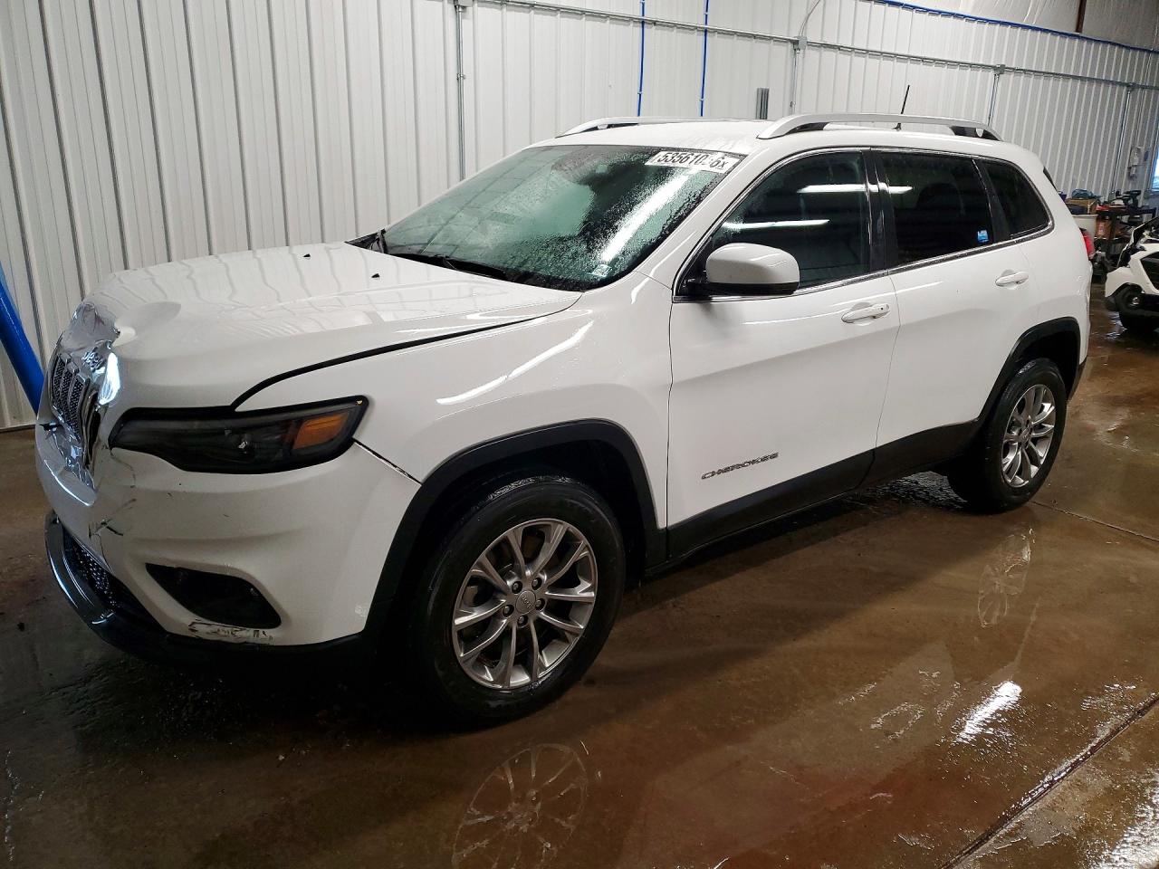 Salvage Jeep Cherokee Image