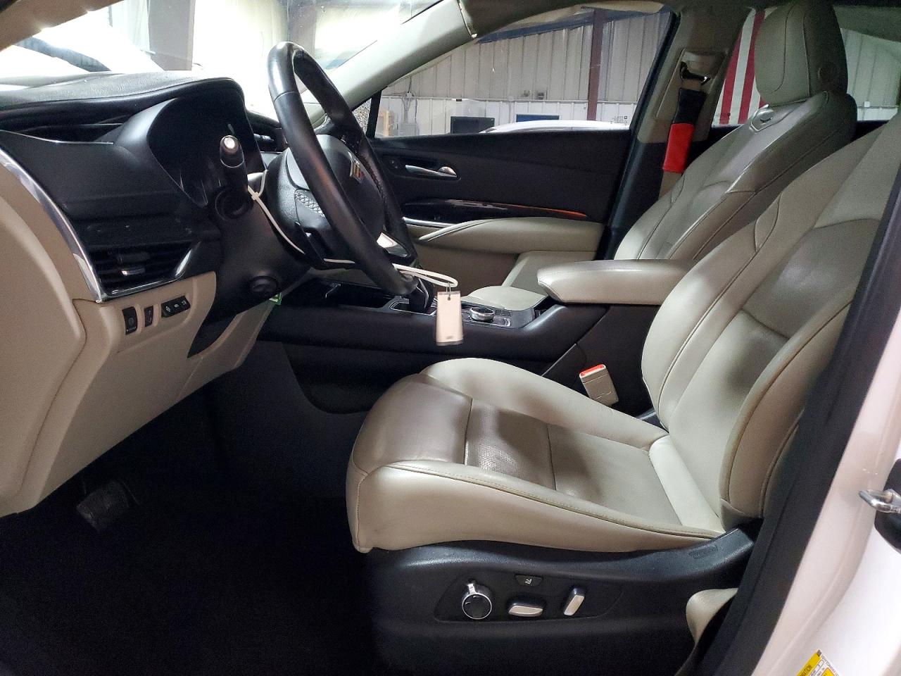 Cadillac XT4 Premium Luxury
