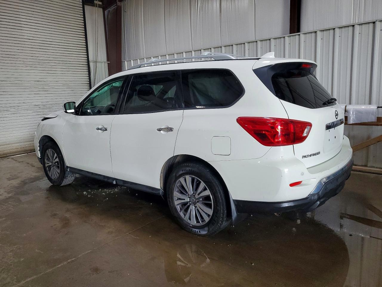 Nissan Pathfinder S