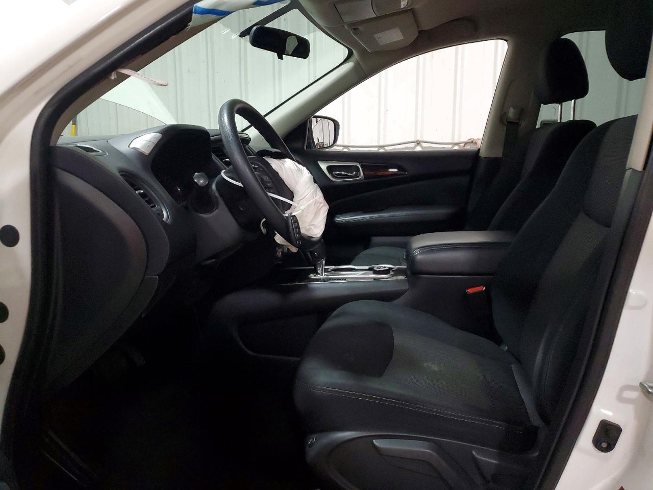 Nissan Pathfinder S