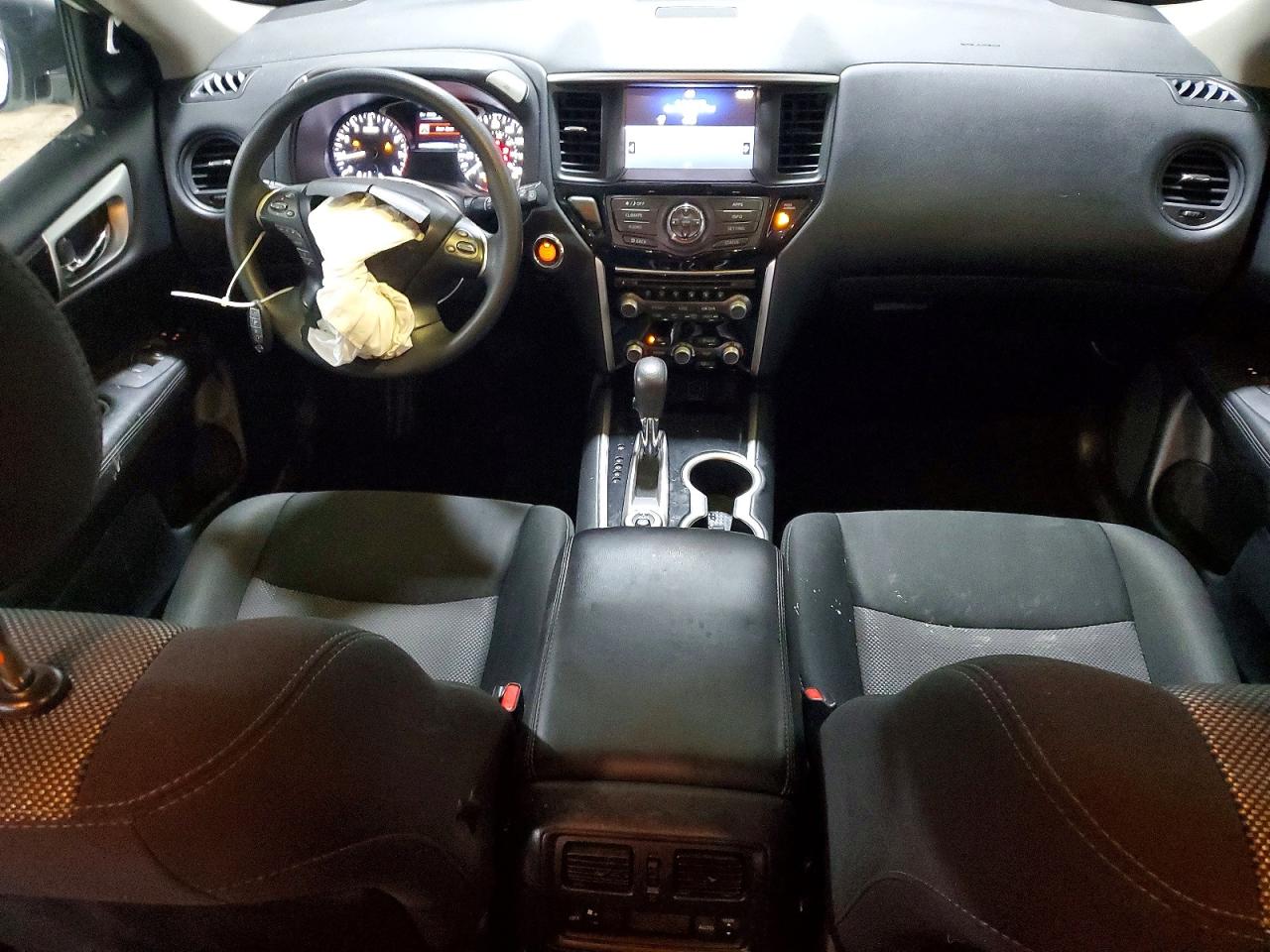 Nissan Pathfinder S