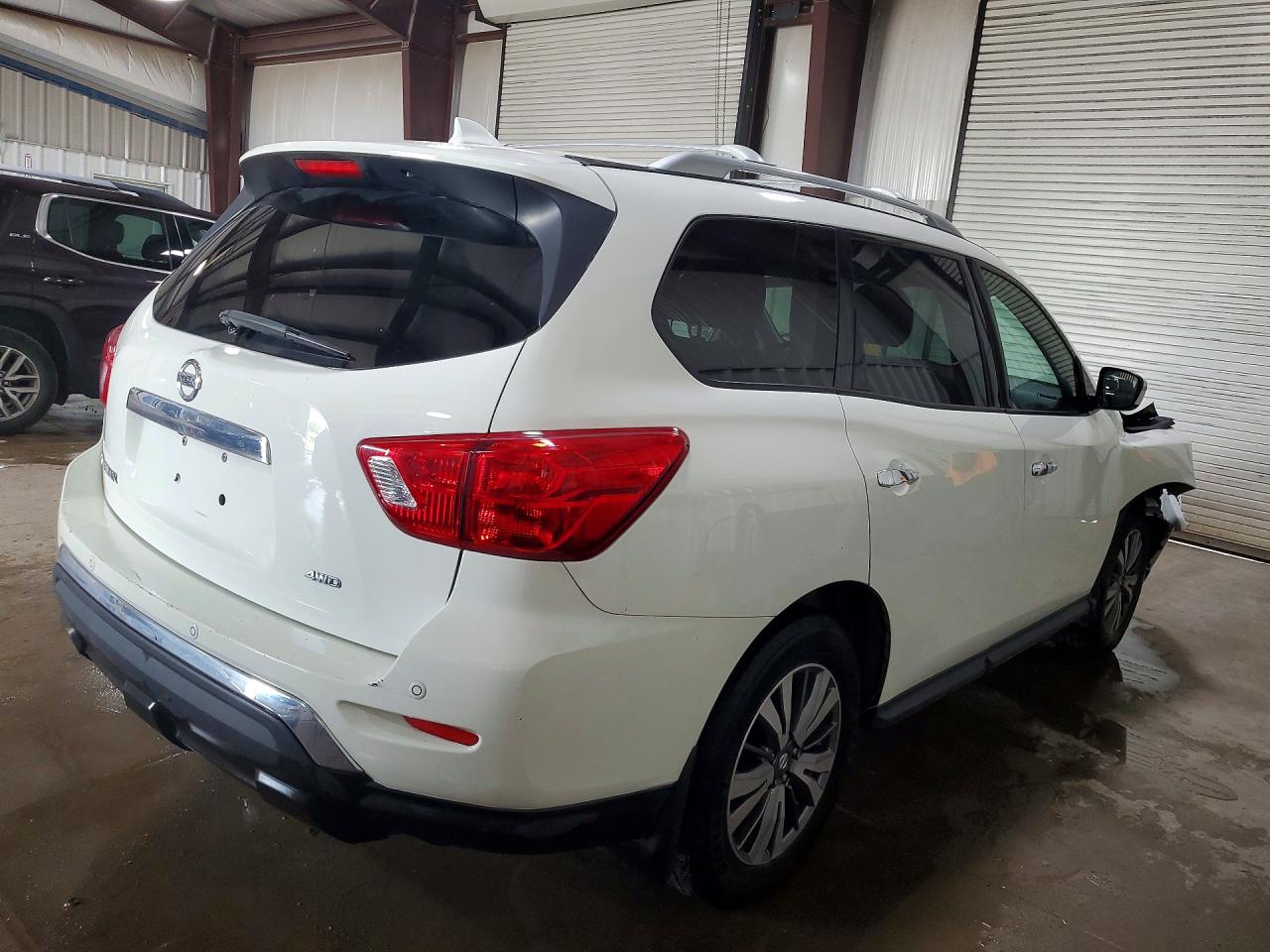 Nissan Pathfinder S