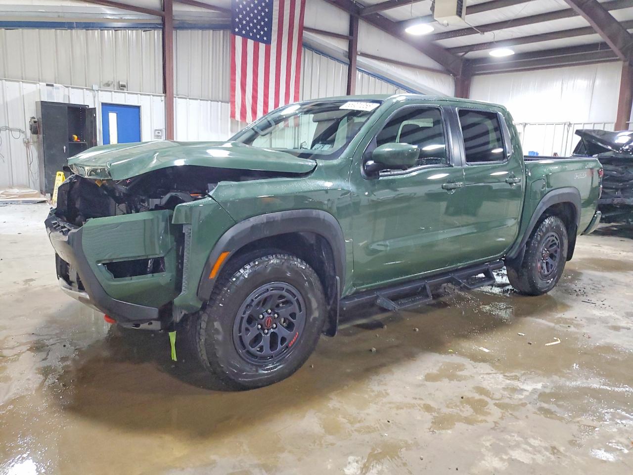 Salvage Nissan Frontier Image