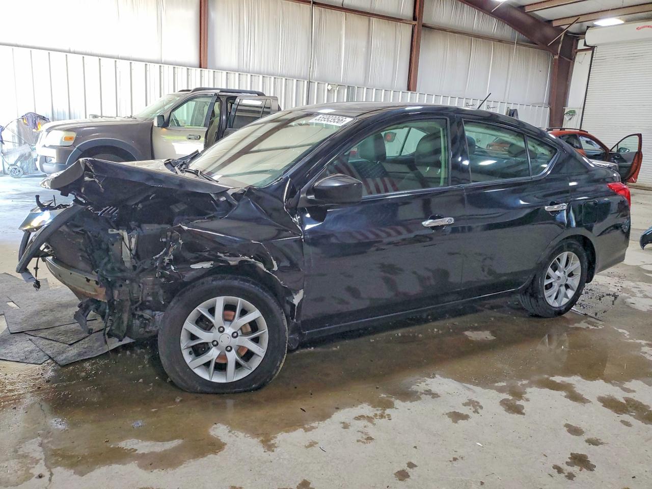 Salvage Nissan Versa Image