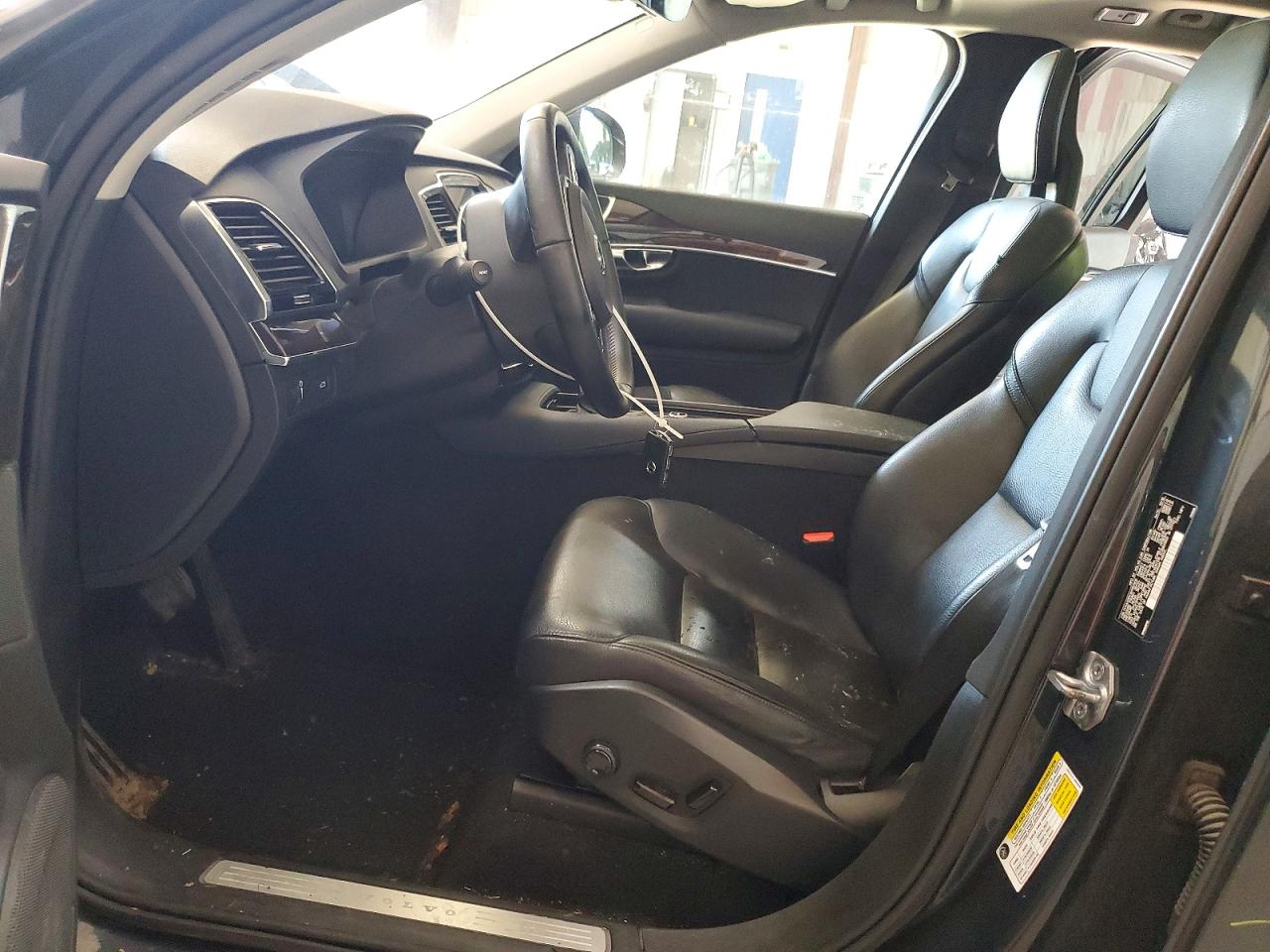 Volvo XC90 T6