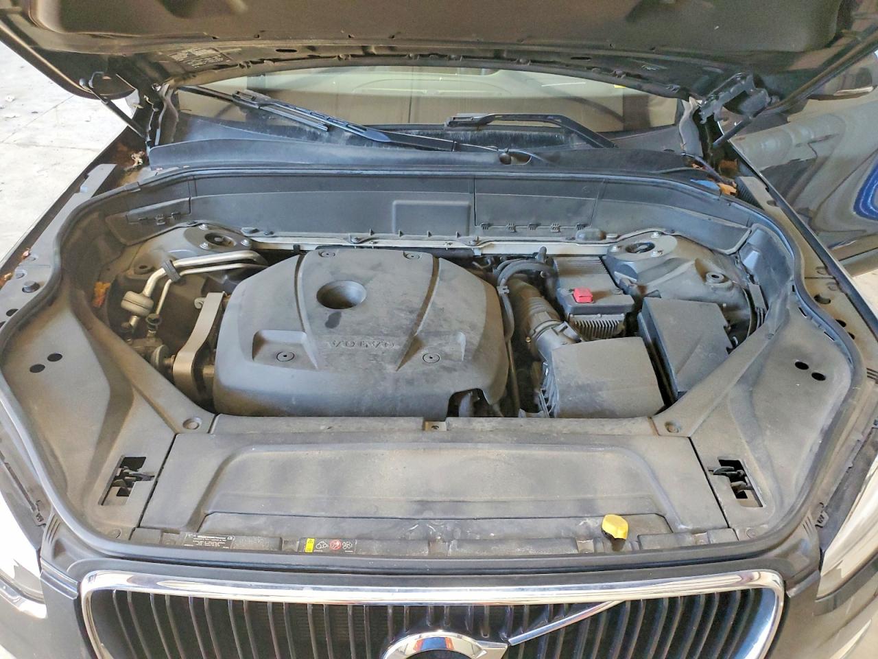 Volvo XC90 T6